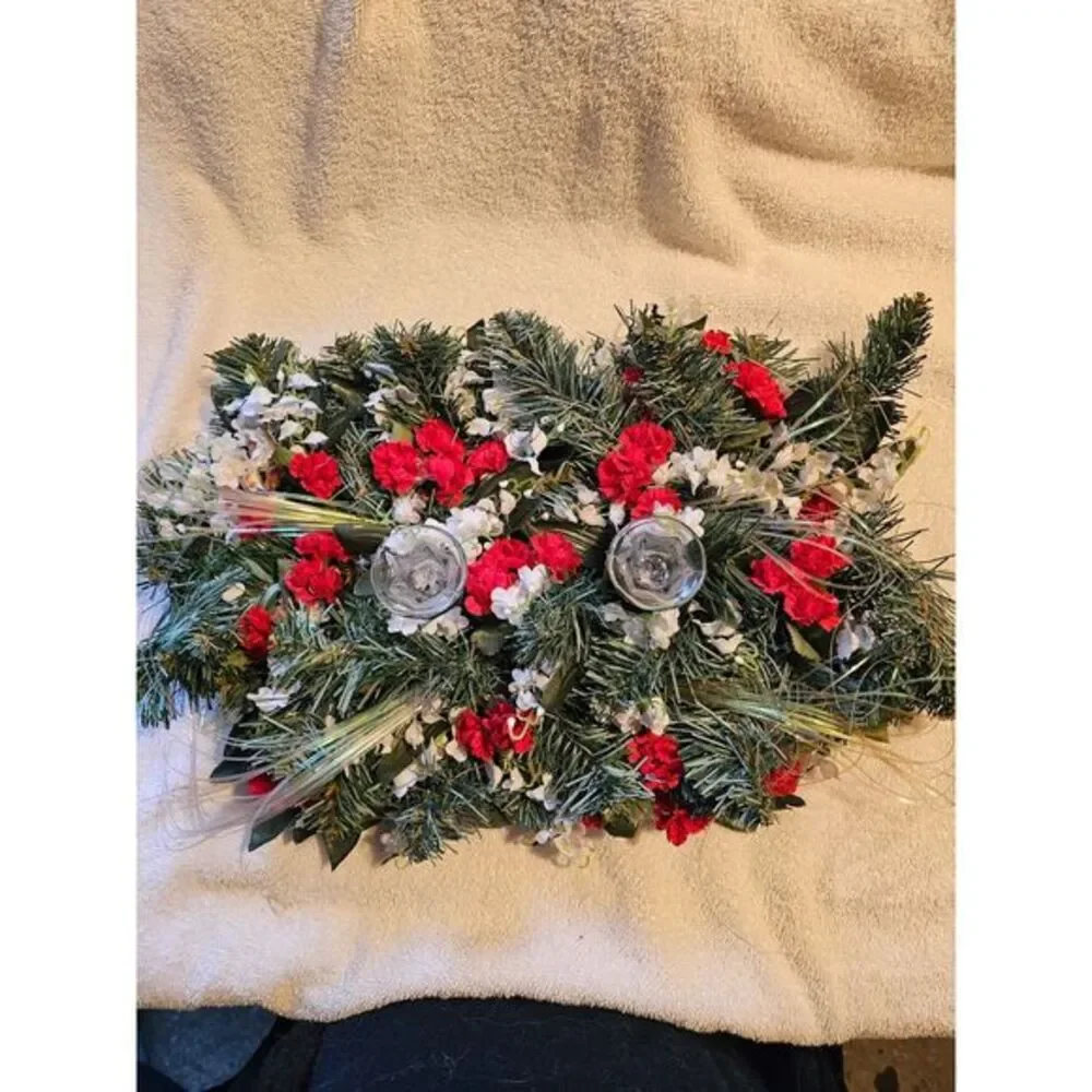 Vintage Table Center Piece Christmas Table Wreath Plastic 2 Glass Candle Holders